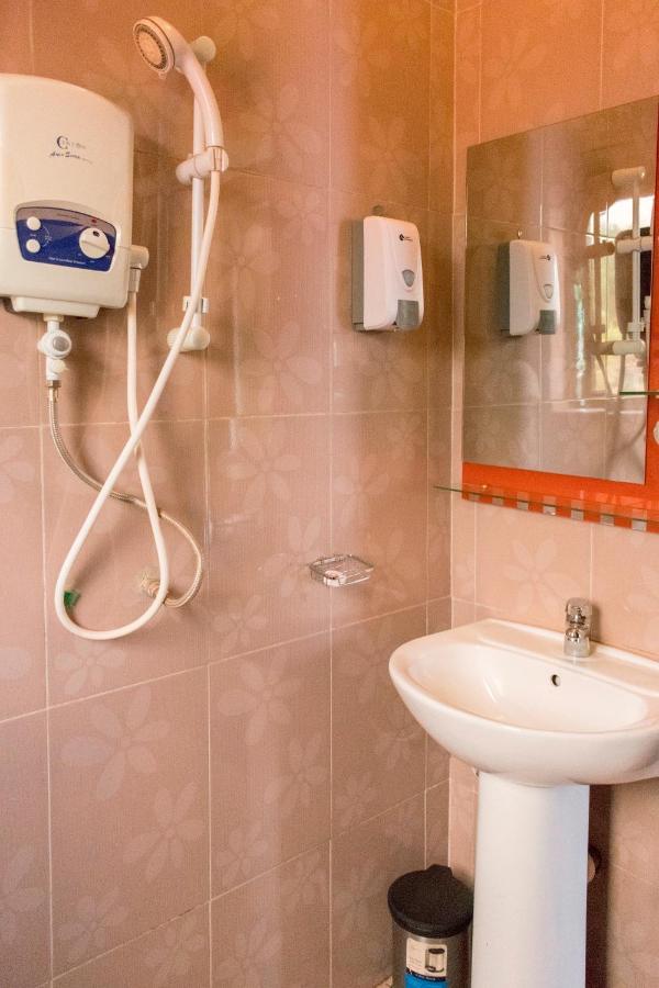 Kahondo Buffalo Hotel Kampala Makerere Kültér fotó